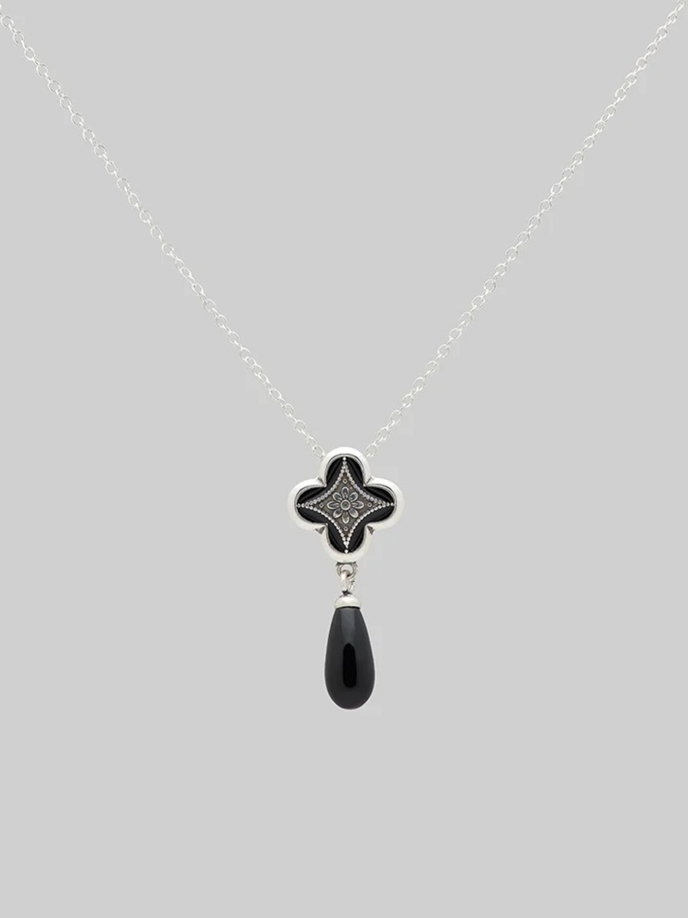 Regal Rose Annie Tudor Crest Black Enamel Necklace Silver